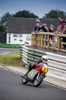 Vintage-motorcycle-club;eventdigitalimages;mallory-park;mallory-park-trackday-photographs;no-limits-trackdays;peter-wileman-photography;trackday-digital-images;trackday-photos;vmcc-festival-1000-bikes-photographs